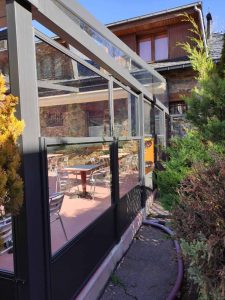 Guillotine Windows
